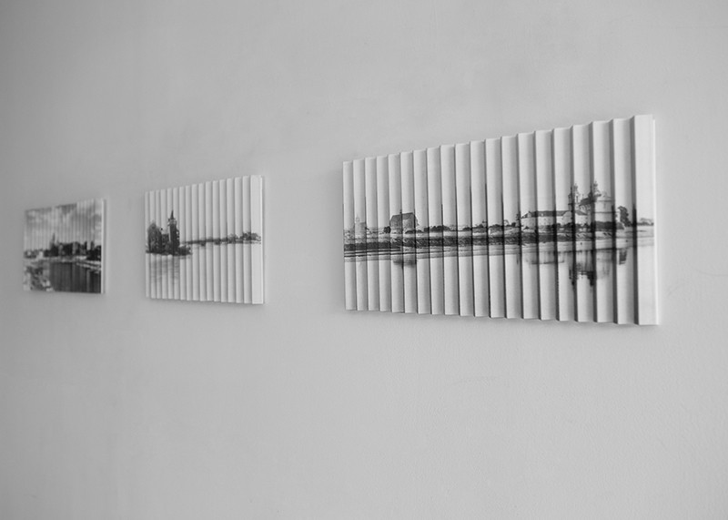 Obiekty fotograficzne z serii „Klatki czasów; Wisła w Krakowie” – zestawienie archiwalnej i współczesnej fotografii przestrzeni nadwiślańskiej: Kościół na Skałce, Willa Różanowskich i Wawel