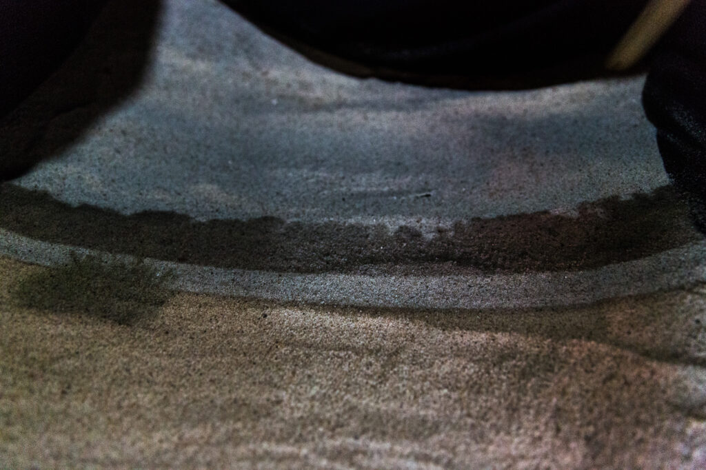 Projekcja krajobrazu Wisły wewnątrz camery obscury z obrotowym układem optycznym