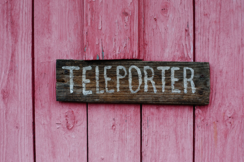 „Teleporter” z przekształconą drewnianą konstrukcją