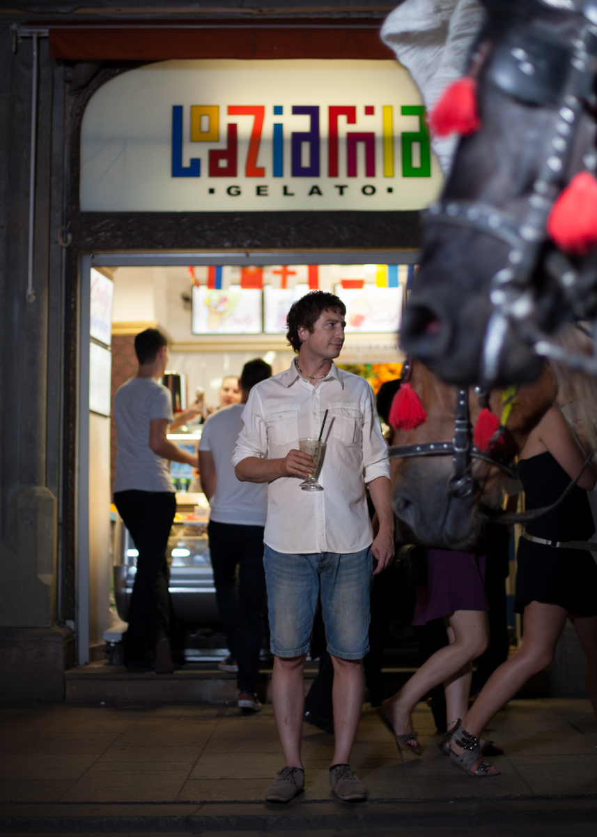 Portret Tomasza Jennera na ulicy Grodzkiej w Krakowie, z cyklu „21 krakowskich Żydów”.