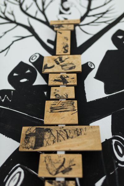 Dom w szczególe, detal instalacji prezentowanej w Kraków Art House